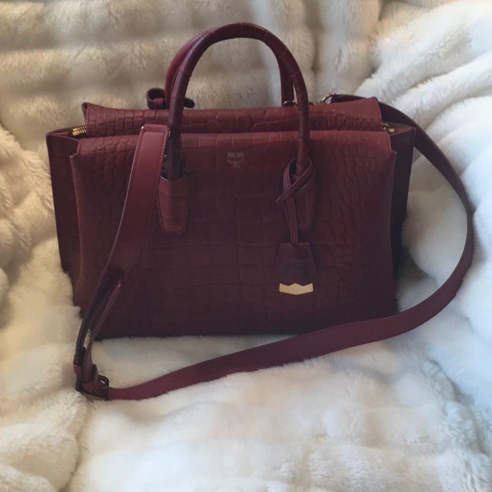 MCM embossed croc MEDIUM MILLA